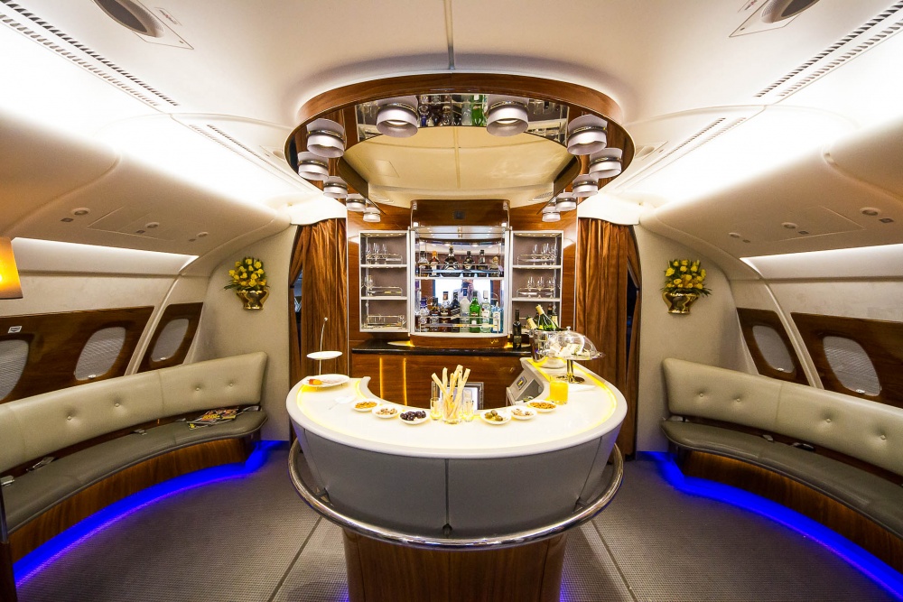 A bar in the sky on Emirates